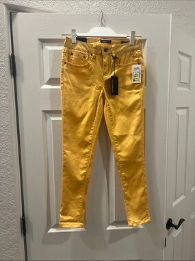 Women’s Skinny Jeans in Bright Yellow — Stretch Slim Fit